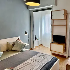 Cozy 3 Km Away From Duomo Appartement